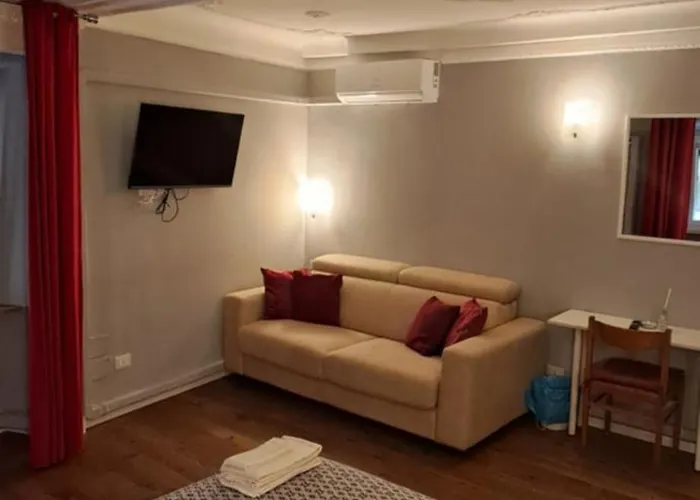 Italian Guest Genova